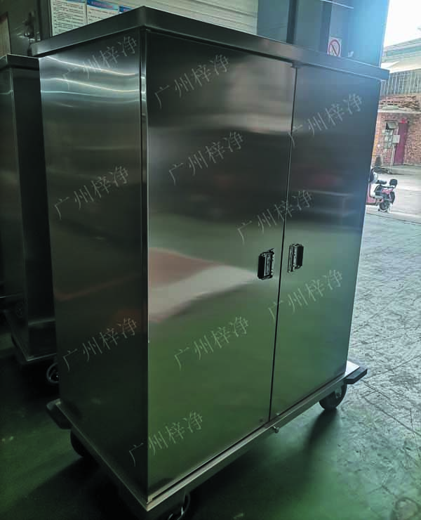 一次性物品電動轉(zhuǎn)運車采用304拉絲不銹鋼板面板厚度：≥1.2mm,表面作拉絲亞光處理。