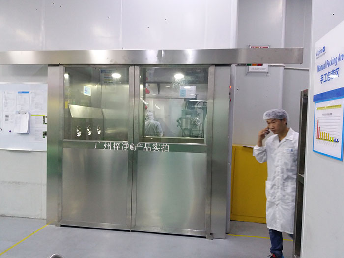 自動(dòng)平開(kāi)門(mén)風(fēng)淋室的價(jià)格與其尺寸和容量直接相關(guān) 自動(dòng)平開(kāi)門(mén)風(fēng)淋室的價(jià)格與其尺寸和容量直接相關(guān)