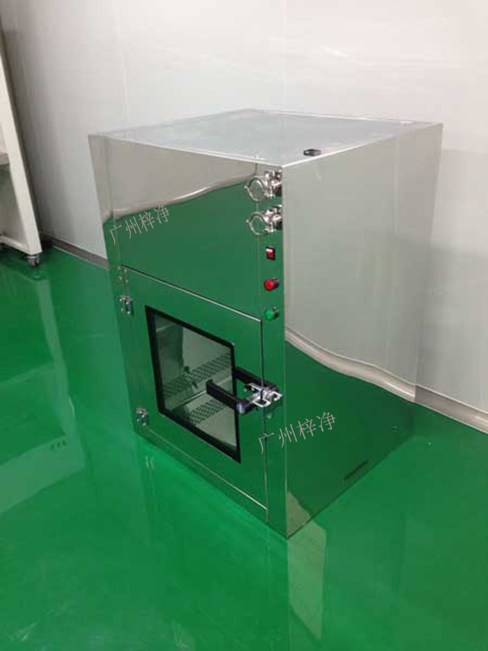 傳遞窗是一種用于在潔凈室內(nèi)外或潔凈室之間傳遞物品或人員的設(shè)備 傳遞窗是一種用于在潔凈室內(nèi)外或潔凈室之間傳遞物品或人員的設(shè)備